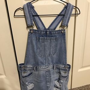 Denim overall shorts!